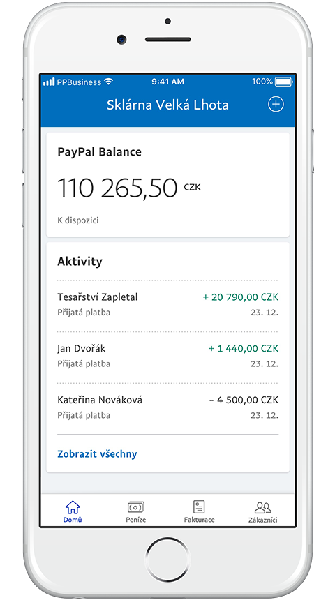 Smartphone zobrazující nedávné transakce v aplikaci PayPal Business.