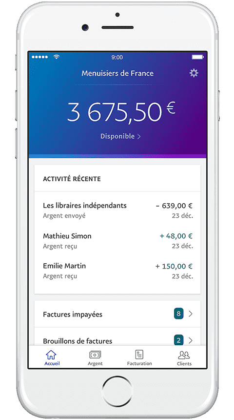 Smartphone affichant le tableau de bord de l'application paypal.