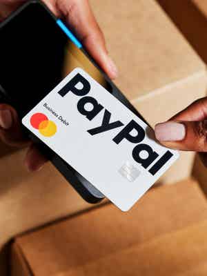Imagen de una PayPal Business Debit Card